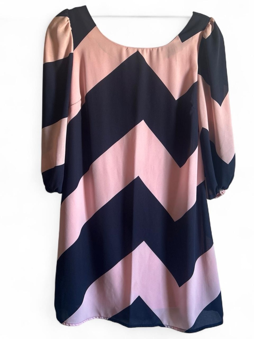 Gianni Bini Navy and Pink Chevron Mini Dress with back bow detail - size Small